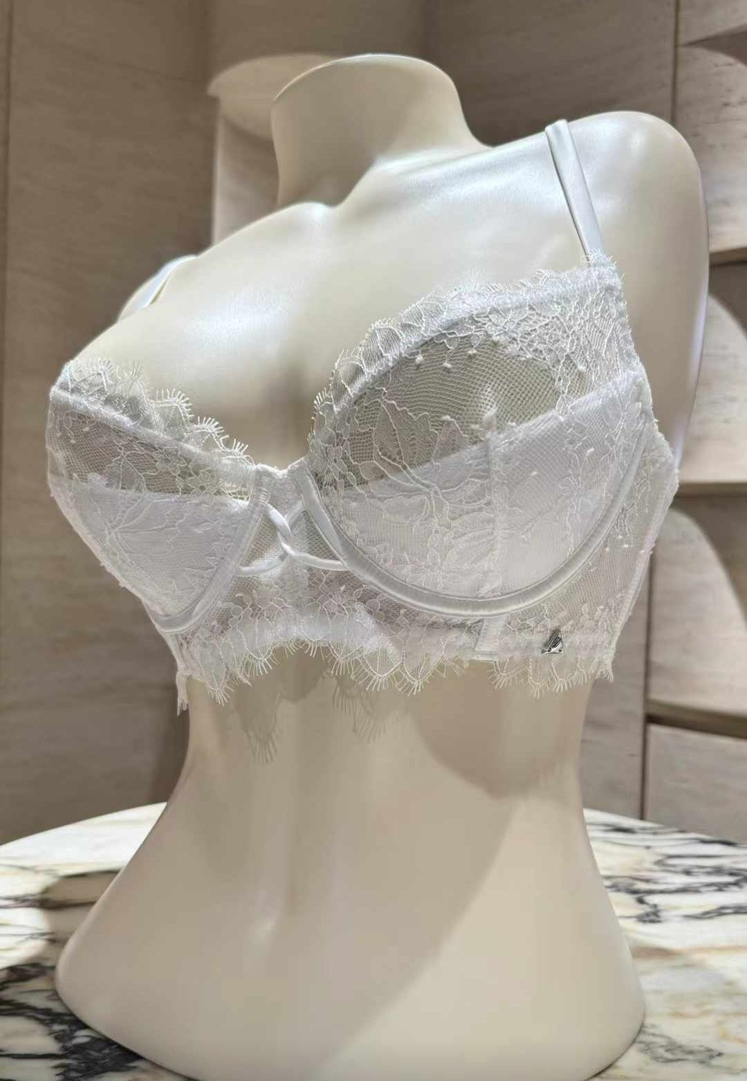 Ensemble Lingerie Dentelle Festonnée Rouge – Soutien-gorge & Culotte