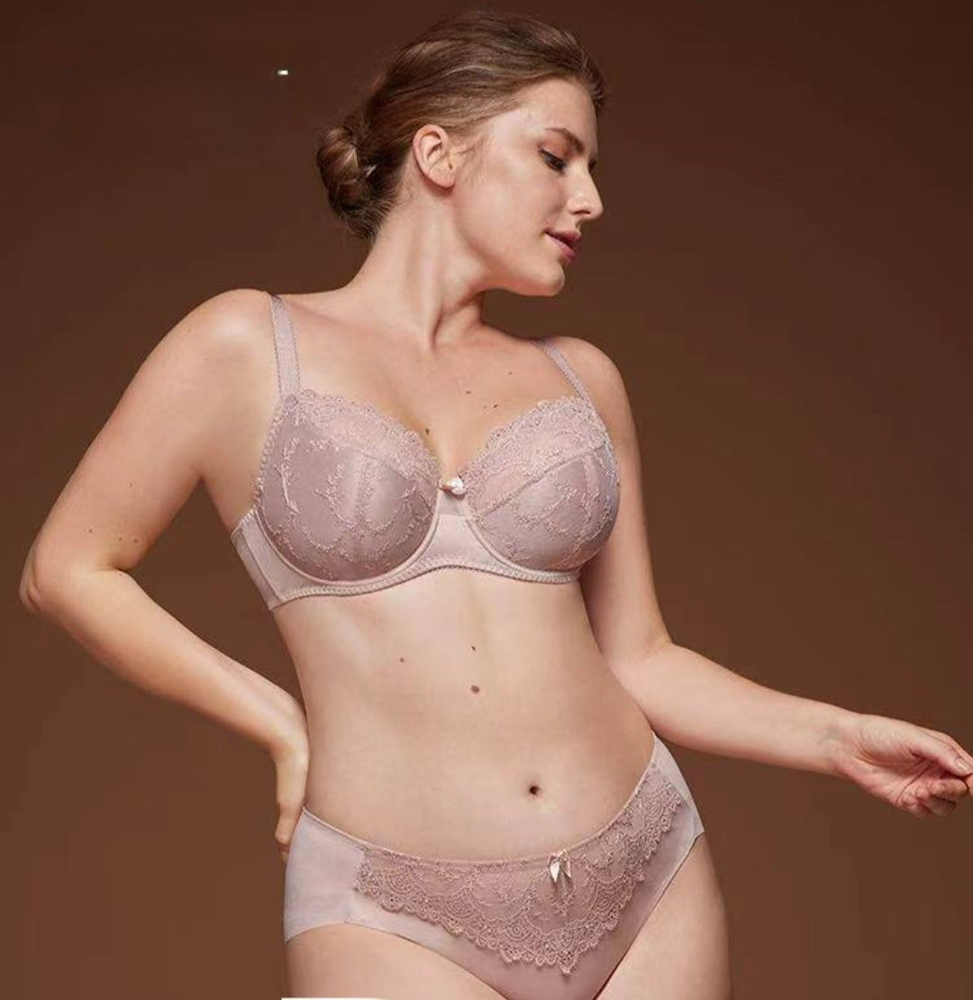 Ensemble Lingerie Dentelle Grande Taille UJ/PJ7068 – Soutien-gorge & Culotte